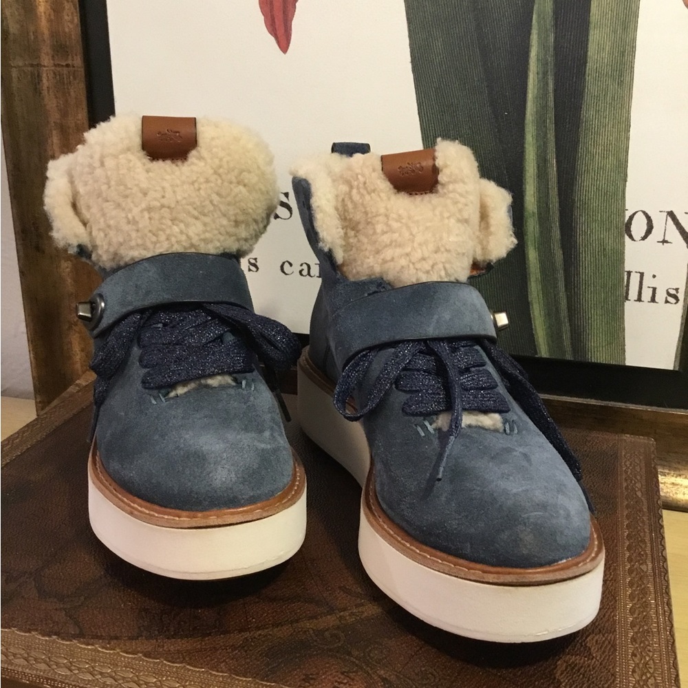 COACH URBAN HIKER ANKLE BOOT - Picture 1 of 9